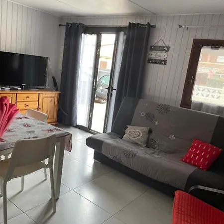 Belle De Climatisee, Tamaris, Wifi, 2 4 A 6 Couchages, Acces Payant Pour Les Piscines Et Animations , Lrtama57 * Portiragnes