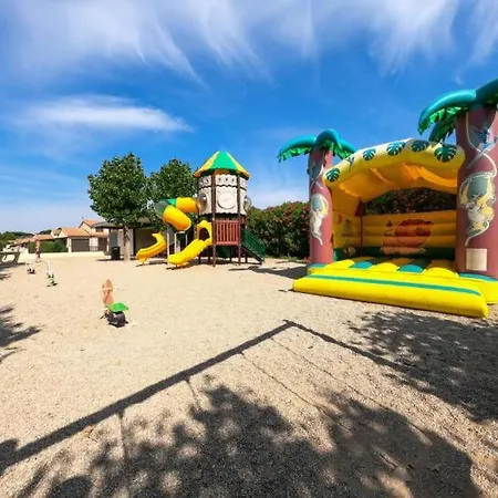 Belle De Climatisee, Tamaris, Wifi, 2 4 A 6 Couchages, Acces Payant Pour Les Piscines Et Animations , Lrtama57 Villa