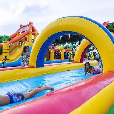 Belle De Climatisee, Tamaris, Wifi, 2 4 A 6 Couchages, Acces Payant Pour Les Piscines Et Animations , Lrtama57 Villa *