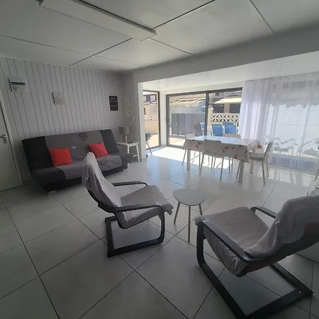 Belle De Climatisee, Tamaris, Wifi, 2 4 A 6 Couchages, Acces Payant Pour Les Piscines Et Animations , Lrtama57 * Portiragnes