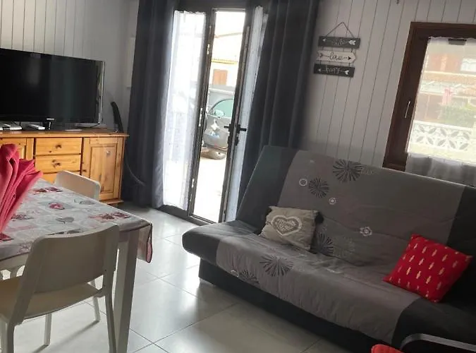 Belle De Climatisee, Tamaris, Wifi, 2 4 A 6 Couchages, Acces Payant Pour Les Piscines Et Animations , Lrtama57 * Portiragnes